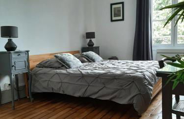 Et au pied coule une rivière, situation et vue idéales - Foto 1