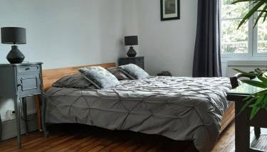 Et au pied coule une rivière, situation et vue idéales - Foto 1