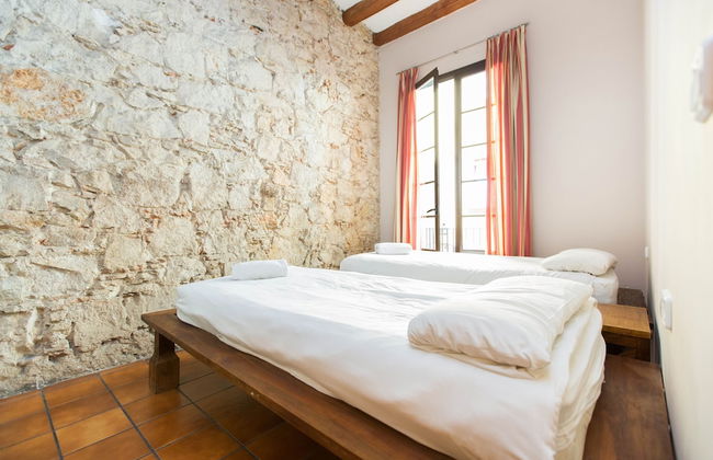 AinB Las Ramblas-Guardia Apartments - Photo 3