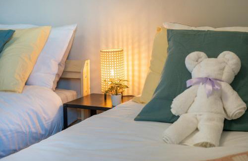 Stylish 3 Bed House-Free Parking - by Holiday Homes - Photo 23