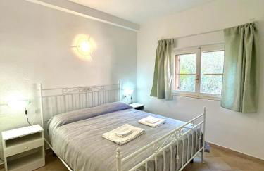 Conchiglia Family Garden Retreat - 2BR - Near the Sea - Wi-Fi - AC - BBQ - Pet Friendly - Foto 7