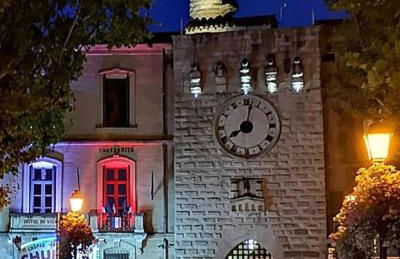 SUPERBE APPARTEMENT porte de la Cité Médiévale à SOMMIERES entièrement rénové très bien équipé 6 pers balcon clim parking privé devant - Foto 48