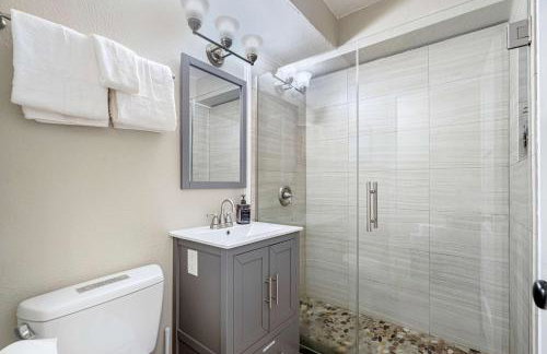 Downtown Seattle Corner Unit with Skyline Views - Photo 8