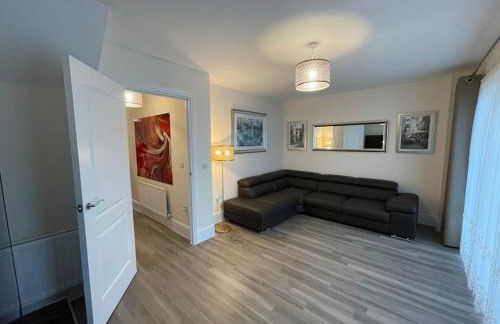 MODERN 4 BEDROOM HOUSE WITH GARDEN & PARKING - Foto 10