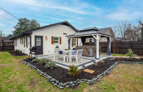 Blue Valley Inn - Hot Tub & Spacious Play Area! - Foto 44