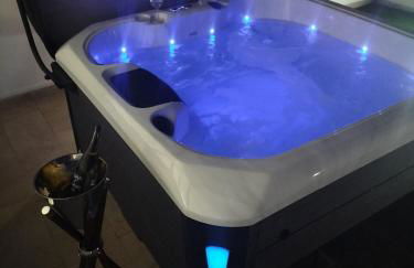 LUXURY RUBICON Jacuzzi y Piscina - Foto 8
