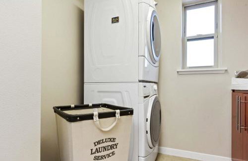 Breathtaking Views of the Pacific Ocean Rooftop Balcony Gourmet Kitchen and Hot Tub overlooking Golf Course - Foto 36