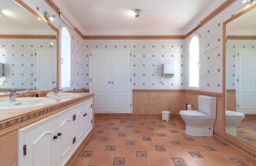 Casa Rainha Near Carvoeiro pool BBQ - Foto 16