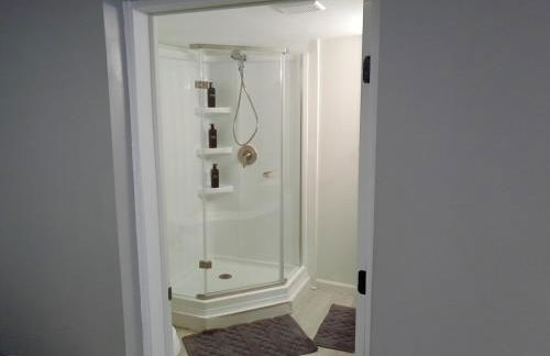 King Bed Creekfront Retreat in Jacksonville - Photo 31