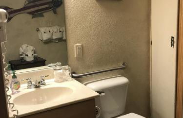 C11, Two bedroom, two bath log-sided, luxury Harbor North cottage with hot tub cottage - Foto 24