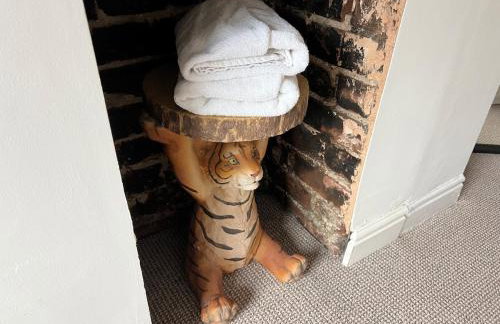 Altrincham House - 2BR - Sleeps 6 - WiFi - Parking - Foto 10