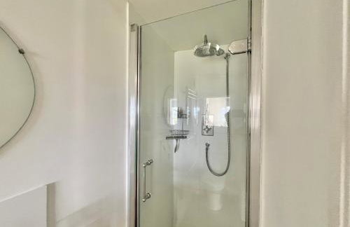 3 bedroom stunning house with garden and amazing sea views - Foto 24