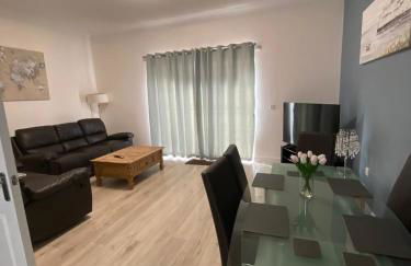 Blackberry House - Sleeps 6 with Parking and Netflix TV - Foto 17