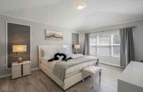 Spacious 6BR Villa Pool Parking Near Disney World - Foto 23