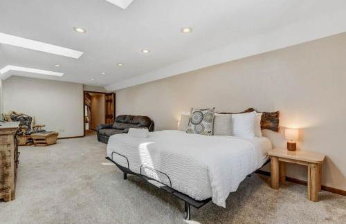 Moose Tracks Cabin - Hot Tub BBQ Billiards Groups - Foto 55