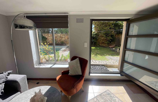 Lavish Camps Bay Pool Side Apartment - Photo 8