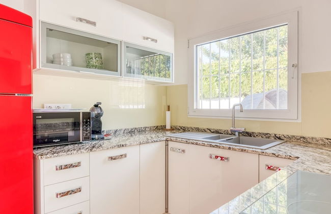 Charming Villa With Private Swimming Pool Near the Sea - Foto 2