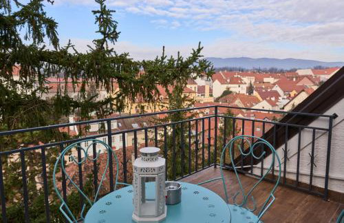 Uptown Palace Penthouse 2BR with Terrace by Irundo - Foto 15