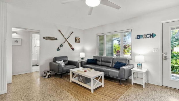 Home with Pool & Hot Tub Close to Beach - Foto 3, Zimmer