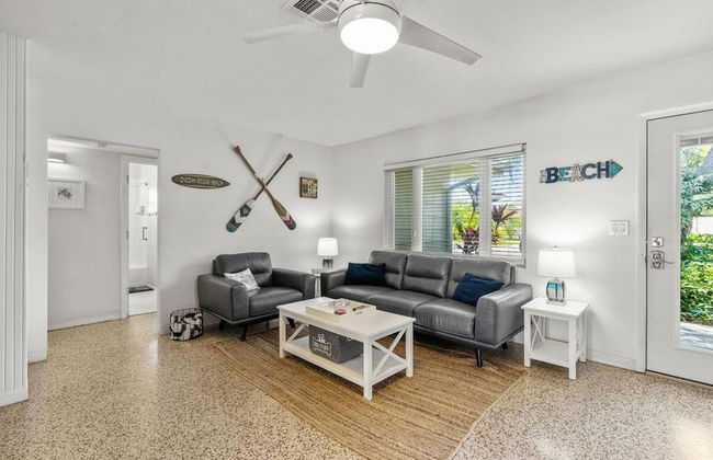 Home with Pool & Hot Tub Close to Beach - Foto 3