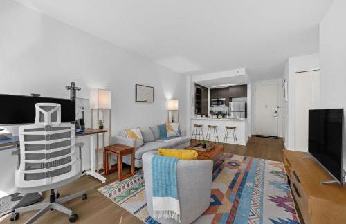 FiDi 1 BR w Work Setup by Anyplace - 11687 - Foto 7