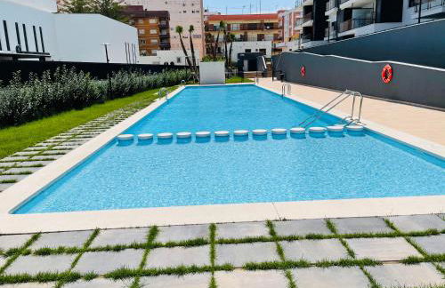 Apartamento nuevo junto al mar con plaza de garaje!! Perfecto para familias - Photo 24