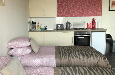 The Shorehouse - Photo 11