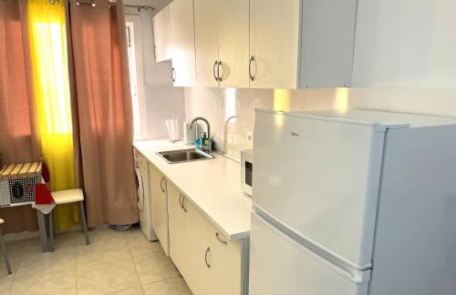 Orange Apartments - Photo 2