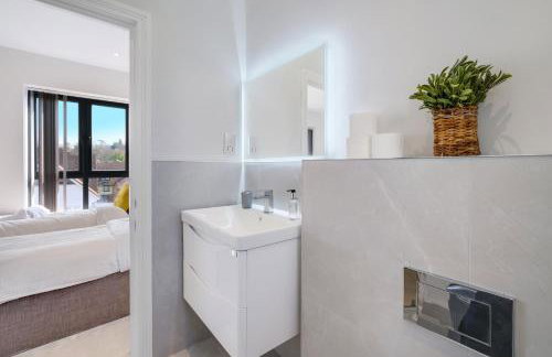 Luxury 5 Bedroom, 4 Bathroom Home in Purley - Foto 46