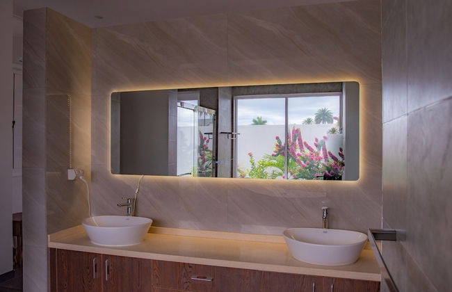 Lake Side Deluxe Villa - Photo 14