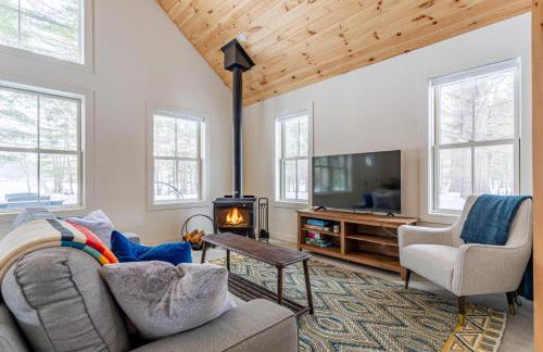 Lakefront Cabin with Private Dock Kenoza Den - Foto 40