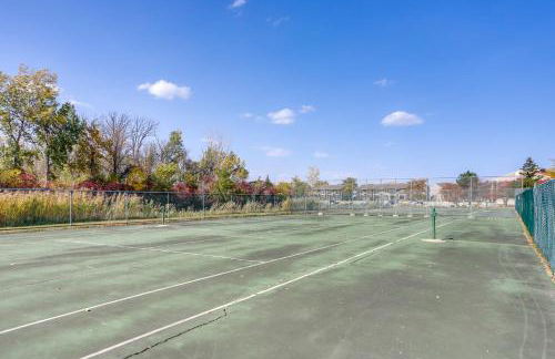 Pet-Friendly Oak Harbor Condo Walk to Lake! - Foto 28