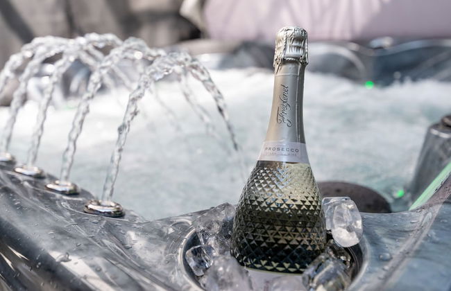 Luxury Georgian City Retreat - Hot Tub - Patio - Photo 37