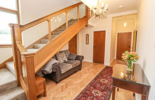 Aislaby Hall - Photo 19