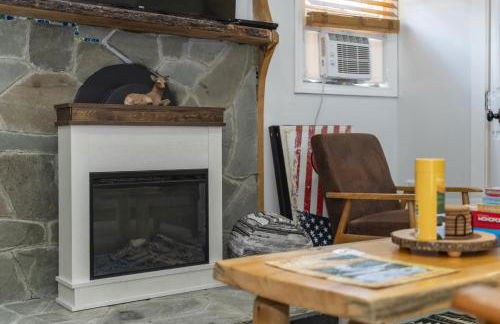 Rustic Lakehouse - Firepit & Funhouse - Foto 32