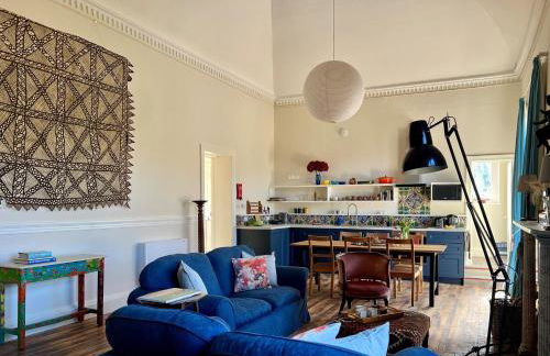 Artist's Studio - Photo 13