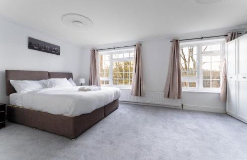 Purley House-Sleeps 8-Near Gatwick-Games Room - Foto 20