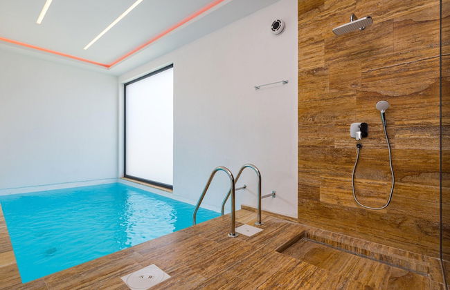 Luxury Villa With Private Indoor and Outdoor Pool - Foto 22