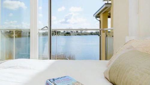 NEW Squirrels Leap Lake Views with Spa Access - Foto 4