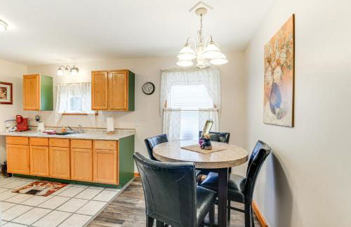 Charming and Cozy Cabin Near Lake Champlain! - Foto 7