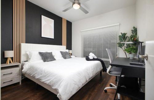 Elegant 2BR-w Parking, Near Riverwalk & Conv Ctr - Foto 17