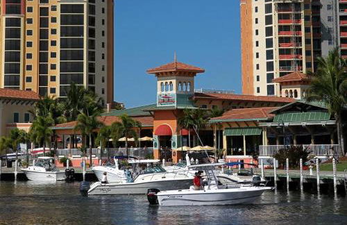 Luxury Condo at Cape Harbour Marina, Water Views! - Foto 39