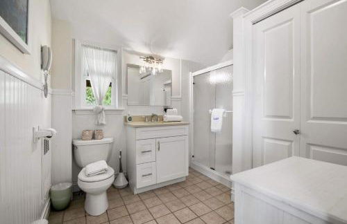 Stunning Waterfront Home w Private Dock - Foto 29