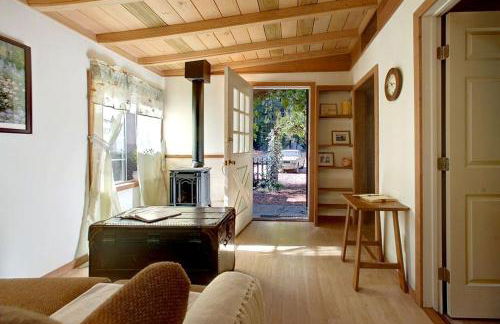 Secluded and Modern Cottage with a Fire Pit in Cazadero, California - Foto 3