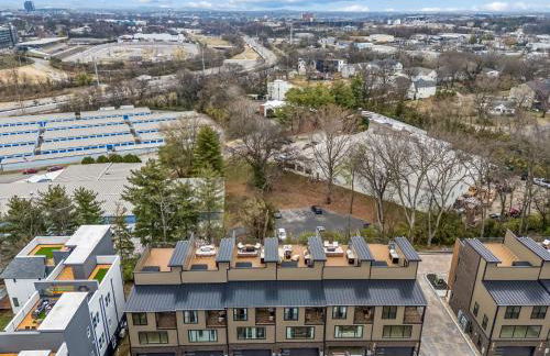 Modern Multi-Level Retreat with Rooftop Hot Tub - Foto 68