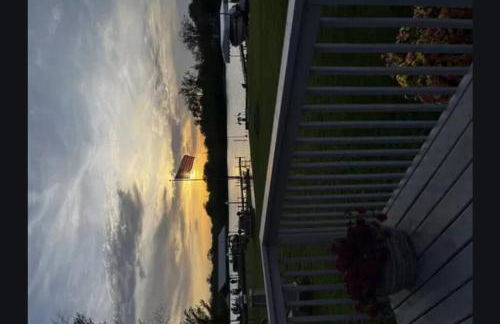 Riverfront Cottage - Foto 9