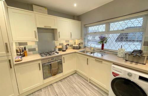 Alton Towers & Foxtail Barns & Oak Barns & Peak District - Foto 9