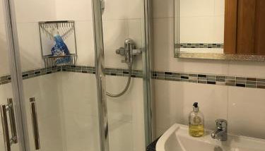 Converted Steading in Beach Location - Foto 4, Shower