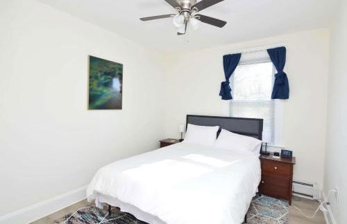 Spacious Home with Parking, Laundry - Near RU, RWJ, NJ Transit - Foto 61