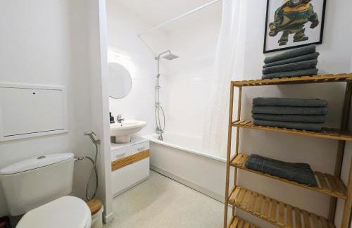 Le Repaire - 10min Disney - Familial - Centre Ville - Foto 9